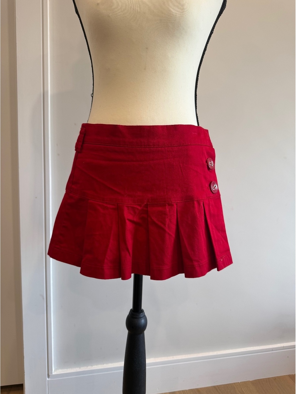 Vintage Forever Red Pleated Mini Skirt with Side Button Detail Y2K
